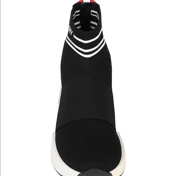 DKNY Women’s Sneakers - Picture 7 of 9